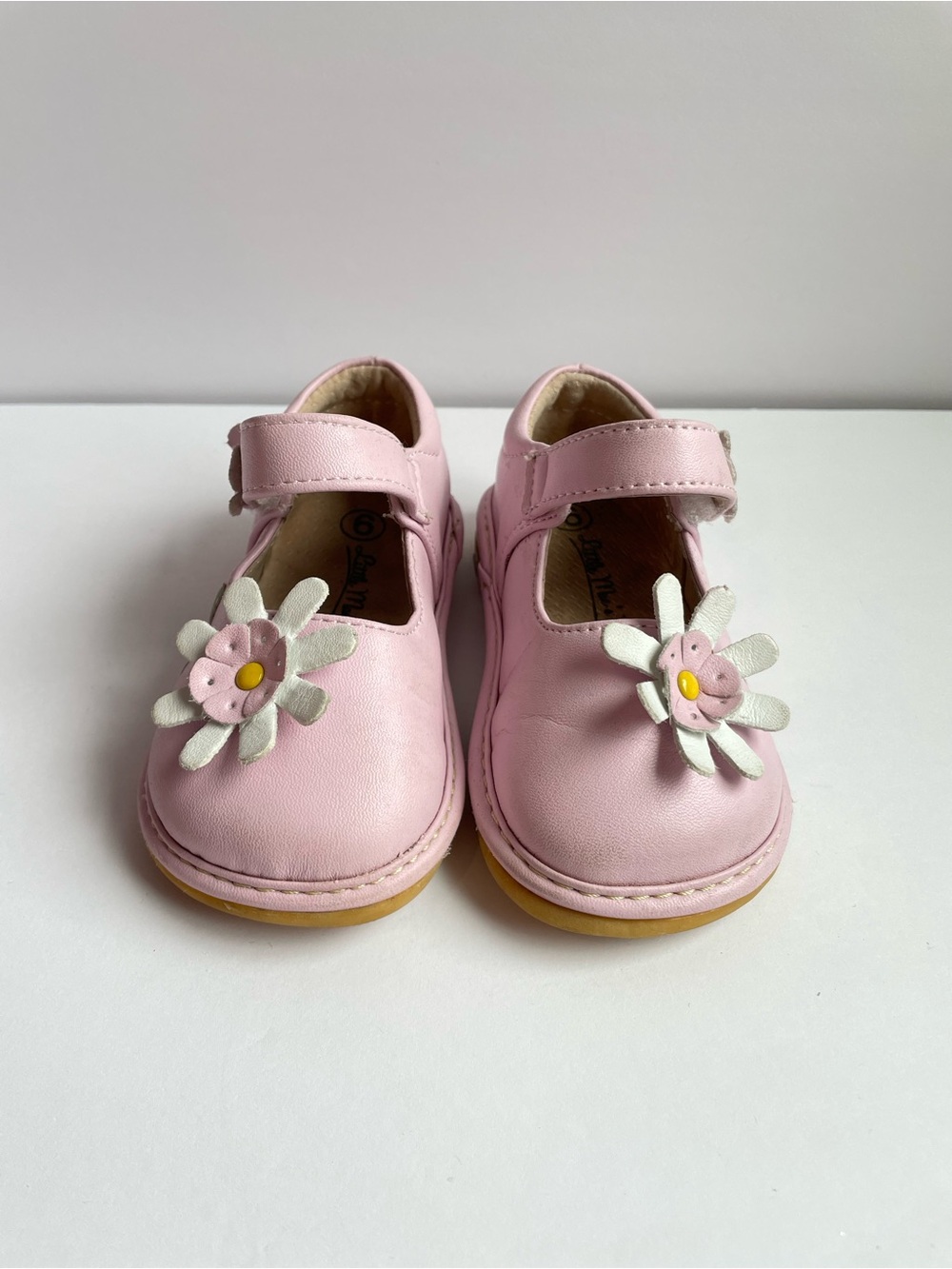 Pink Floral Little Mae’s Boutique Squeaking Shoes size 6